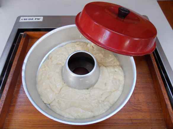 Raw cake dough ready to cook.